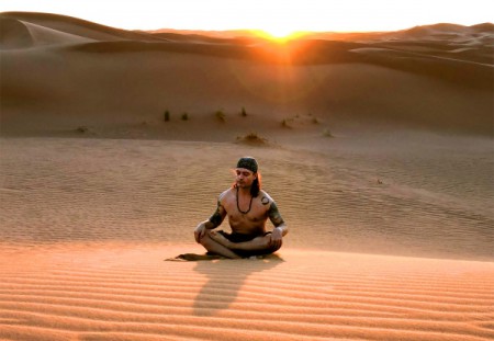 "Dio ha creato le terre perché l’uomo possa viverci. E il deserto affinché possa ritrovare la sua anima".